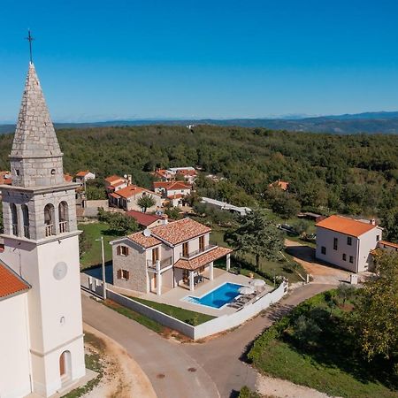 Villa Atop The Village With Stunning View Vizinada ภายนอก รูปภาพ